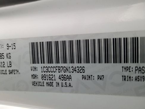 Used 2016 Chrysler 200 LX image 33