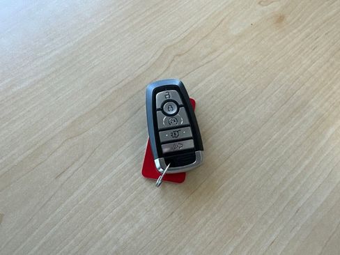 Used 2023 Ford Explorer XLT w/ Equipment Group 202A AWD/4WD image 22