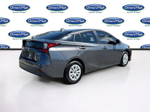 Used 2021 Toyota Prius LE image 7