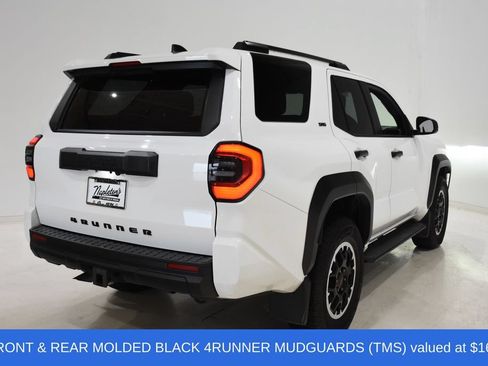 Used 2025 Toyota 4Runner SR5 AWD/4WD image 4