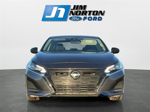 Used 2025 Nissan Altima 2.5 SV image 8