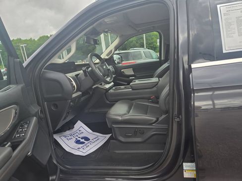 Used 2025 Ford Expedition Max Active AWD/4WD image 7