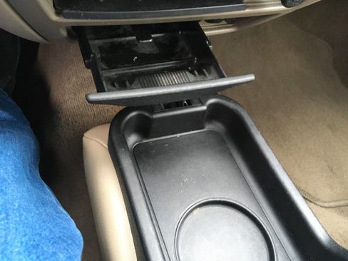 Used 2004 Ford Taurus SES image 12