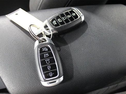 Used 2023 Hyundai Elantra SEL FWD image 18