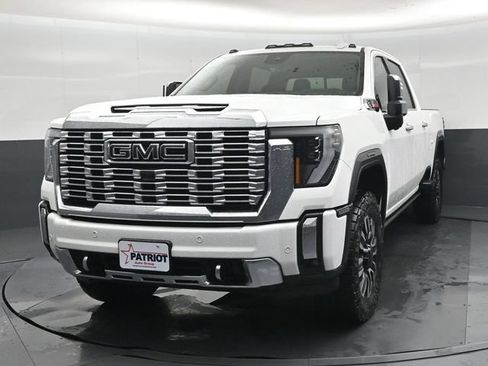 Used 2024 GMC Sierra 2500 Denali w/ Denali Reserve Package AWD/4WD image 38