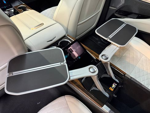 New 2026 Cadillac Escalade ESV Platinum Sport AWD/4WD image 58