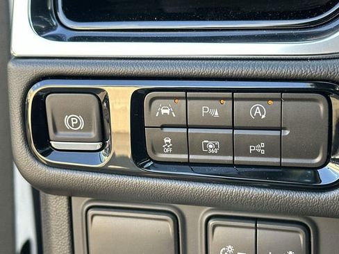 New 2026 GMC Yukon XL Denali w/ Denali Reserve Package image 19