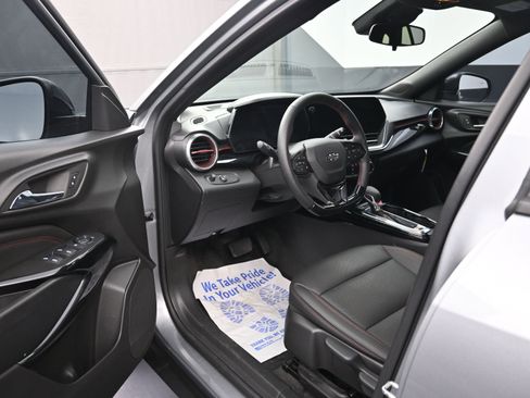 Used 2025 Chevrolet Trax RS w/ Driver Confidence Package image 9