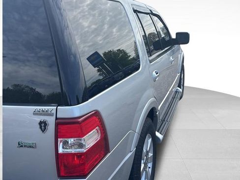 Used 2010 Ford Expedition Limited image 10