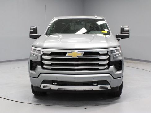 Used 2025 Chevrolet Silverado 1500 High Country w/ High Country Premium Package AWD/4WD image 6