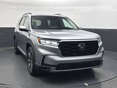 Used 2023 Honda Pilot Elite image 2