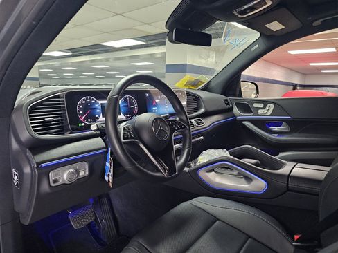 Used 2025 Mercedes-Benz GLE 450e 4MATIC image 5