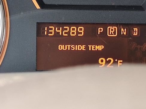 Used 2010 Nissan Titan LE image 29