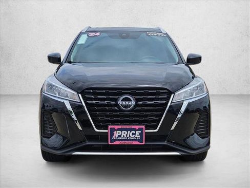 Used 2024 Nissan Kicks SV FWD image 2