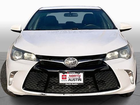 Used 2016 Toyota Camry SE image 4