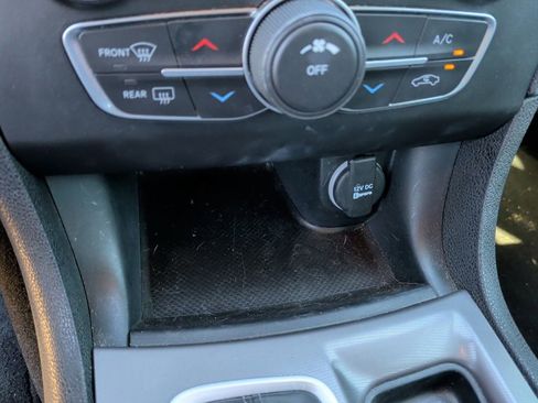Used 2023 Dodge Charger SXT image 26
