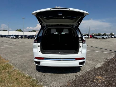 Used 2023 Jeep Grand Cherokee L Overland w/ Rear Seat Video Group I AWD/4WD image 13