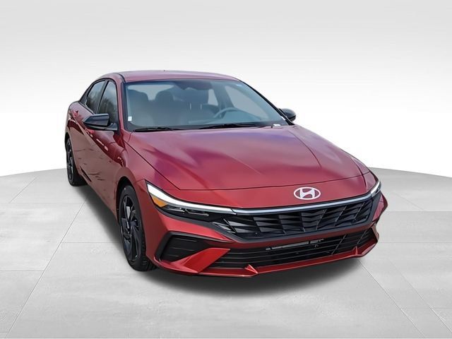 Used 2026 Hyundai Elantra Sport FWD image 2