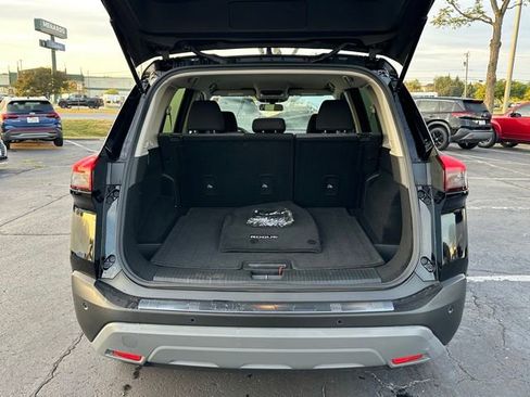 Used 2023 Nissan Rogue SV image 16