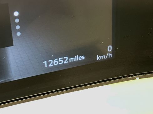 Used 2024 Nissan Ariya AWD image 19