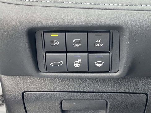 Used 2020 Toyota Highlander Platinum image 19