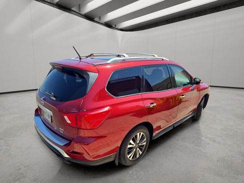 Used 2017 Nissan Pathfinder SL w/ SL Premium Package image 5