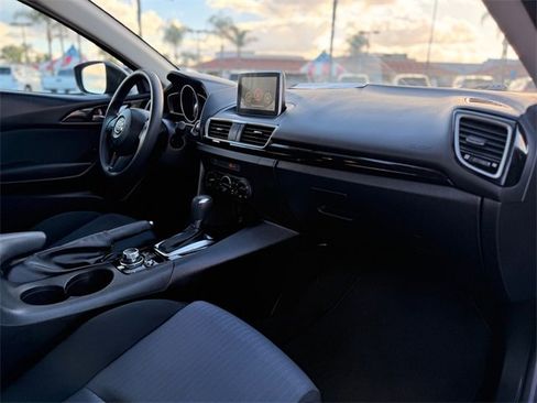 Used 2016 MAZDA MAZDA3 i Sport image 21