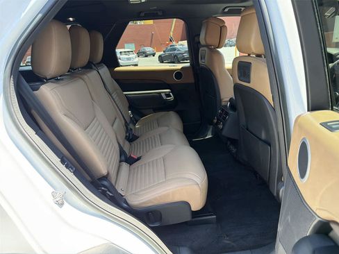 Used 2023 Land Rover Discovery HSE R-Dynamic AWD/4WD image 14