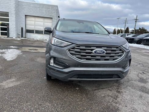 Used 2024 Ford Edge Titanium image 3