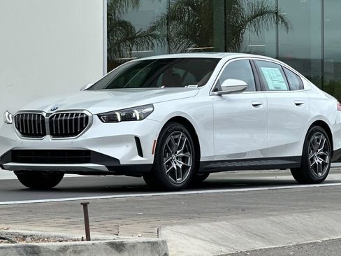 New 2026 BMW 530i 530i w/ Premium Package image 7