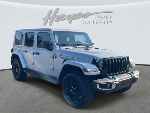 Used 2022 Jeep Wrangler Unlimited Sahara image 22