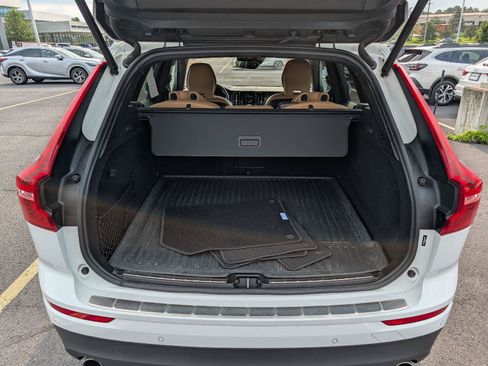 Used 2020 Volvo XC60 T5 Momentum w/ Protection Package AWD/4WD image 25