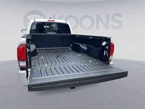 Used 2021 Toyota Tacoma SR5 RWD image 27