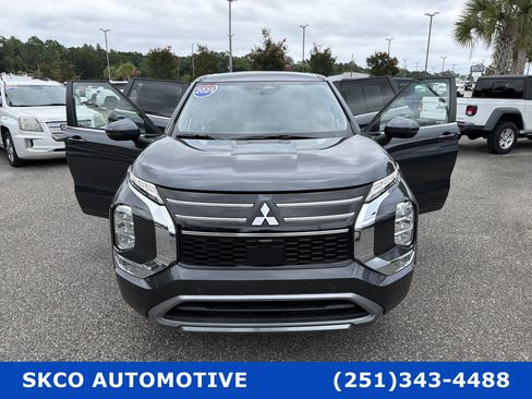 Used 2025 Mitsubishi Outlander SE FWD image 30