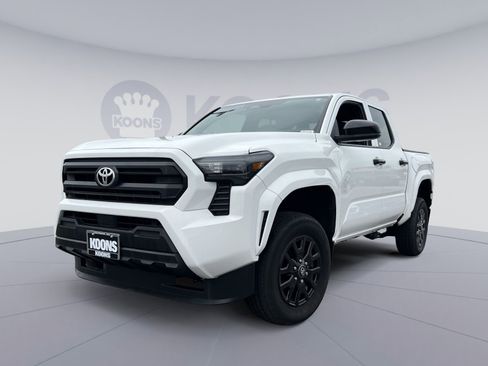 Used 2024 Toyota Tacoma SR RWD image 1