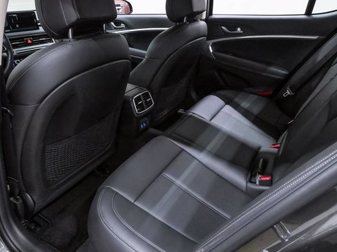 Certified 2026 Genesis G70 2.5T AWD/4WD image 10