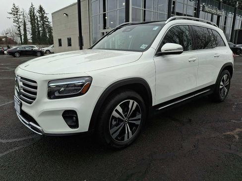 Used 2026 Mercedes-Benz GLB 250 4MATIC image 3