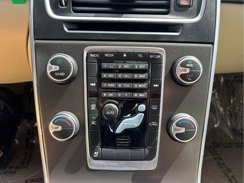 Used 2014 Volvo S60 T5 FWD image 26