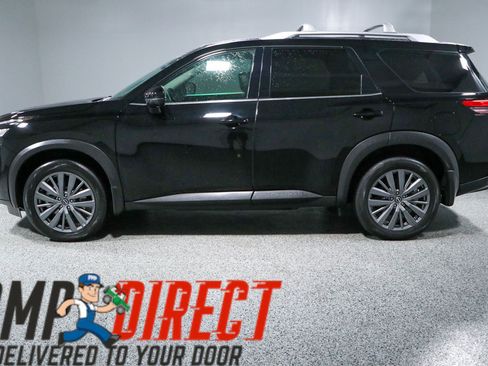 Used 2025 Nissan Pathfinder SL w/ SL Premium Package AWD/4WD image 10