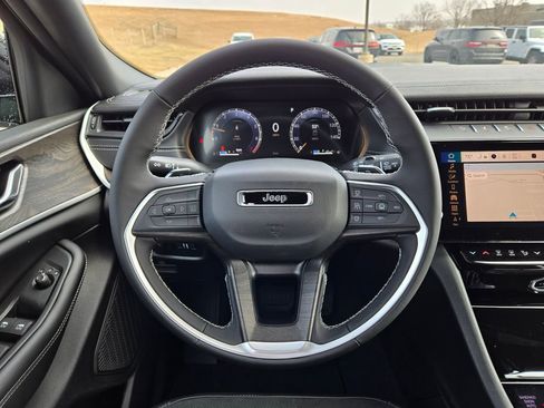 New 2026 Jeep Grand Cherokee L 4WD image 17
