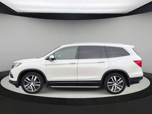 Used 2017 Honda Pilot Touring image 5