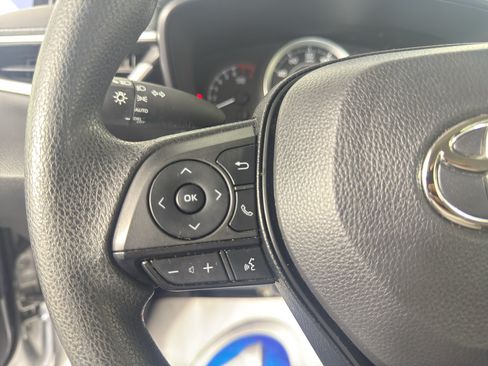 Used 2022 Toyota Corolla LE FWD image 18