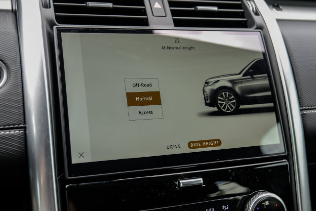 New 2026 Land Rover Discovery Limited Edition AWD/4WD image 38