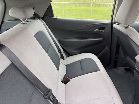 Used 2020 Chevrolet Bolt LT FWD image 32