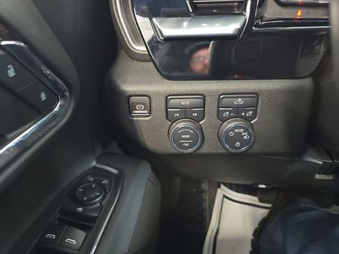 Used 2023 Chevrolet Silverado 1500 LT AWD/4WD image 20
