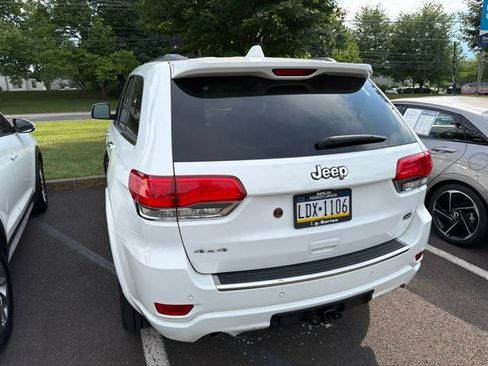 Used 2019 Jeep Grand Cherokee Overland AWD/4WD image 9