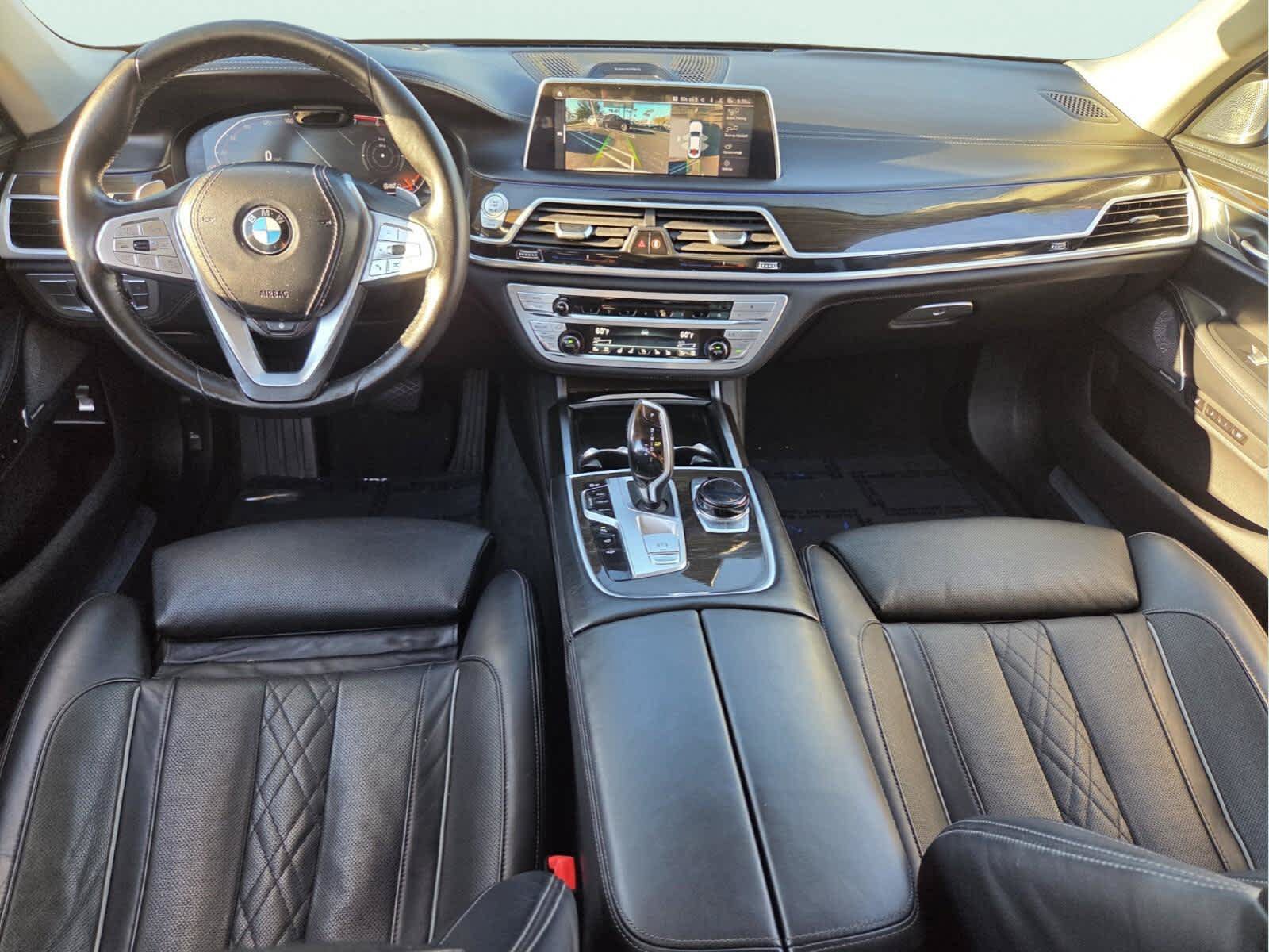 Used 2020 BMW 750i xDrive w/ Executive Package AWD/4WD image 12