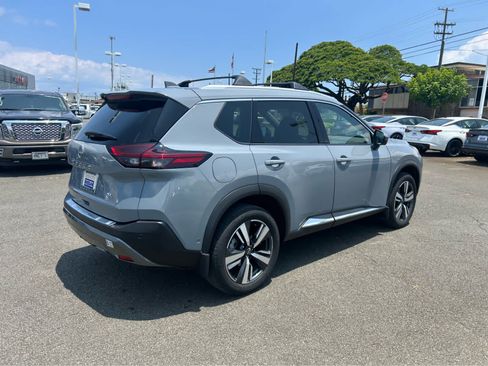 Used 2023 Nissan Rogue SL w/ SL Premium Package FWD image 3