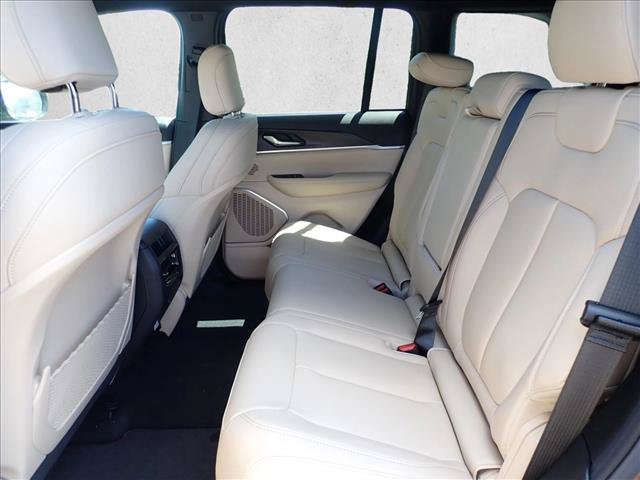 New 2026 Jeep Grand Cherokee Limited w/ Limited Altitude Package AWD/4WD image 10