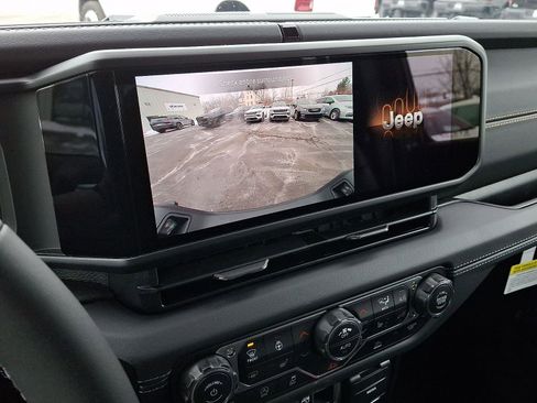 New 2026 Jeep Gladiator Sahara image 13